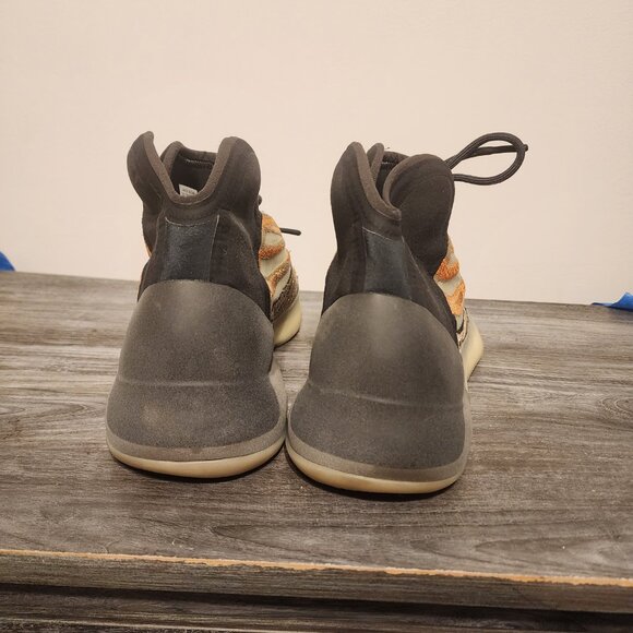 Authentic Adidas Yeezys - Picture 4 of 5